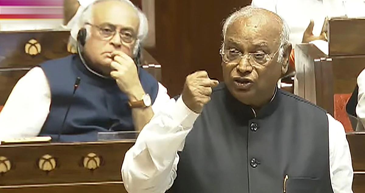 "या डर रहे हैं या संसद को नजरअंदाज कर रहे हैं": खरगे का पीएम मोदी और गृह मंत्री अमित शाह पर तीखा हमला