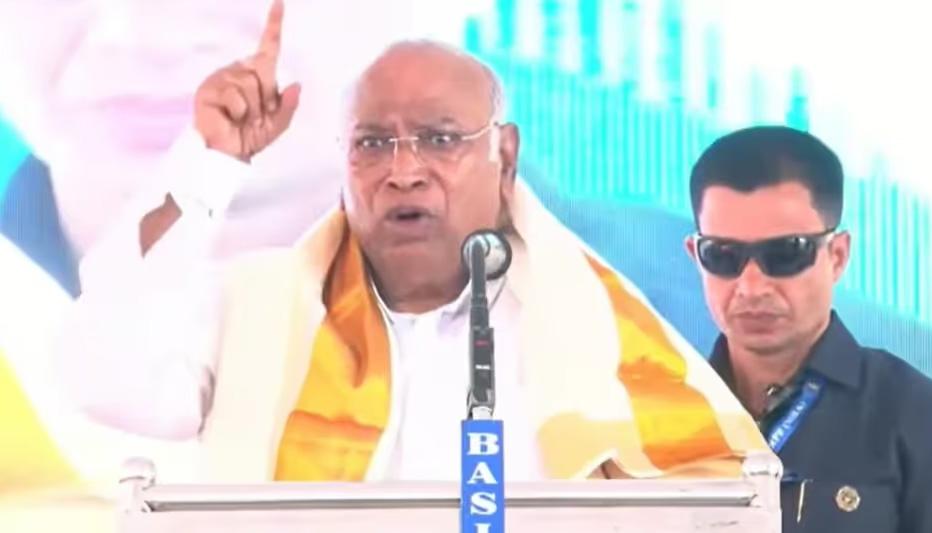 'गुजरात का सर्वोच्च सम्मान': विवादित टिप्पणी पर चौतरफा घिरे मल्लिकार्जुन खरगे, अब मांगी माफी