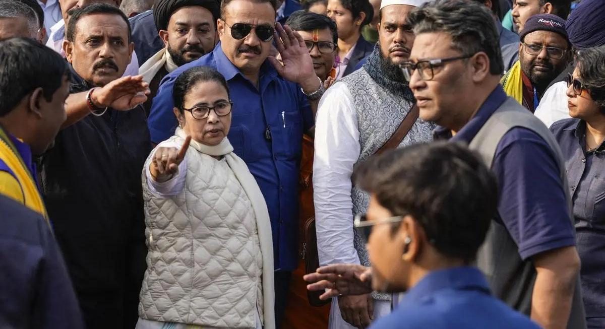 INDIA ब्लॉक के नेतृत्व पर नई बहस: संजय बारू ने ममता बनर्जी को बताया 'बेस्ट चॉइस', मणिशंकर अय्यर ने एमके स्टालिन का नाम आगे बढ़ाया