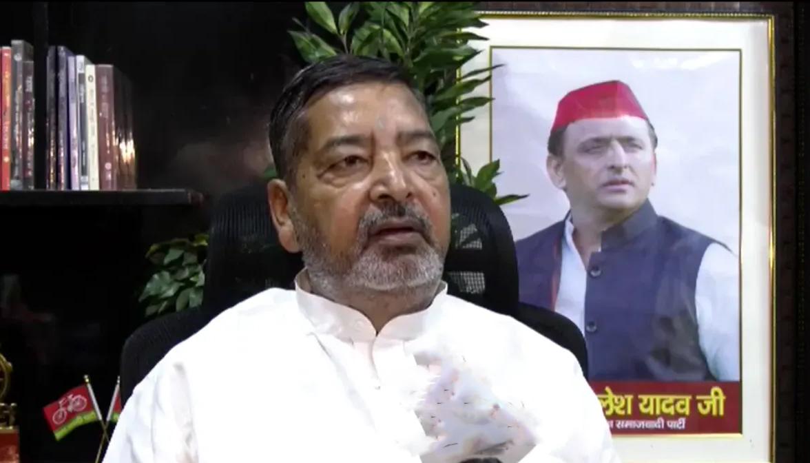 जाति पर छिड़ी सियासी रार: सपा सांसद वीरेंद्र सिंह के बयान पर भड़की भाजपा, जुबानी जंग तेज