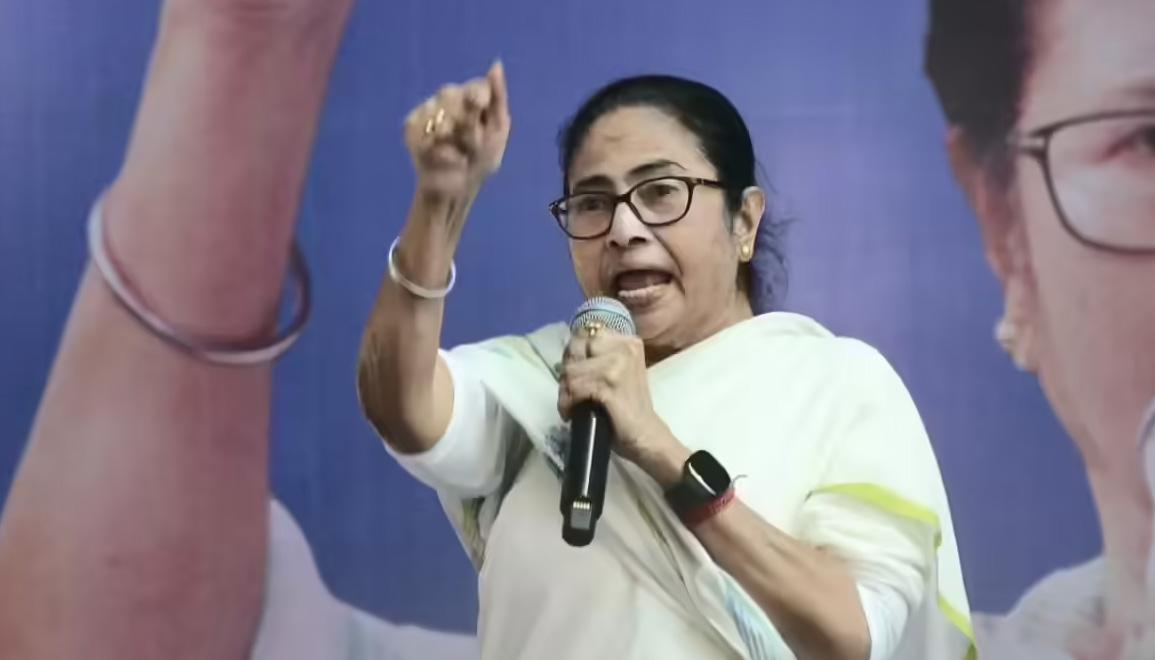 "क्या मुझे मरवाकर बंगाल जीतना चाहते हो?" : चुनाव से पहले ममता बनर्जी का केंद्र और जांच एजेंसियों पर भीषण प्रहार