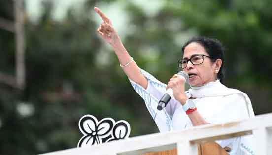 "मतभेद भूलें, भाजपा के खिलाफ एकजुट हों": शहीद दिवस रैली में ममता बनर्जी की अपील, बागियों को चेतावनी, "गद्दारों के लिए दरवाजे हमेशा के लिए बंद"