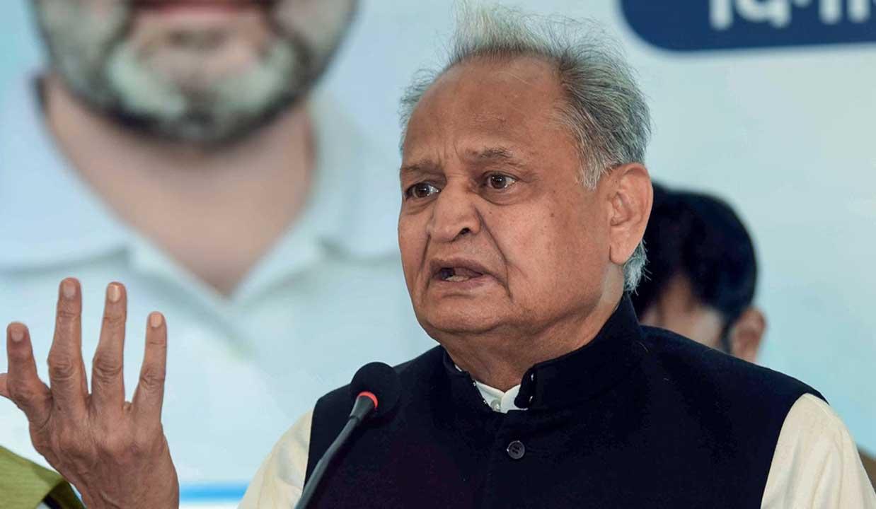गहलोत के बयान पर भड़का सियासी संग्राम: बोले- 'इंदिरा गांधी होतीं तो BJP पर लगा देतीं बैन'; डिप्टी सीएम बैरवा का पलटवार