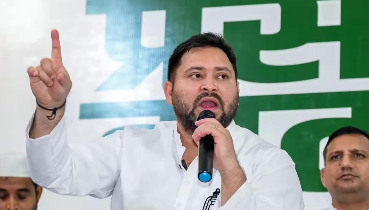 "बीजेपी राज में बिहारी होना ही अपराध..." दिल्ली में जोमैटो बॉय की हत्या पर भड़के तेजस्वी यादव