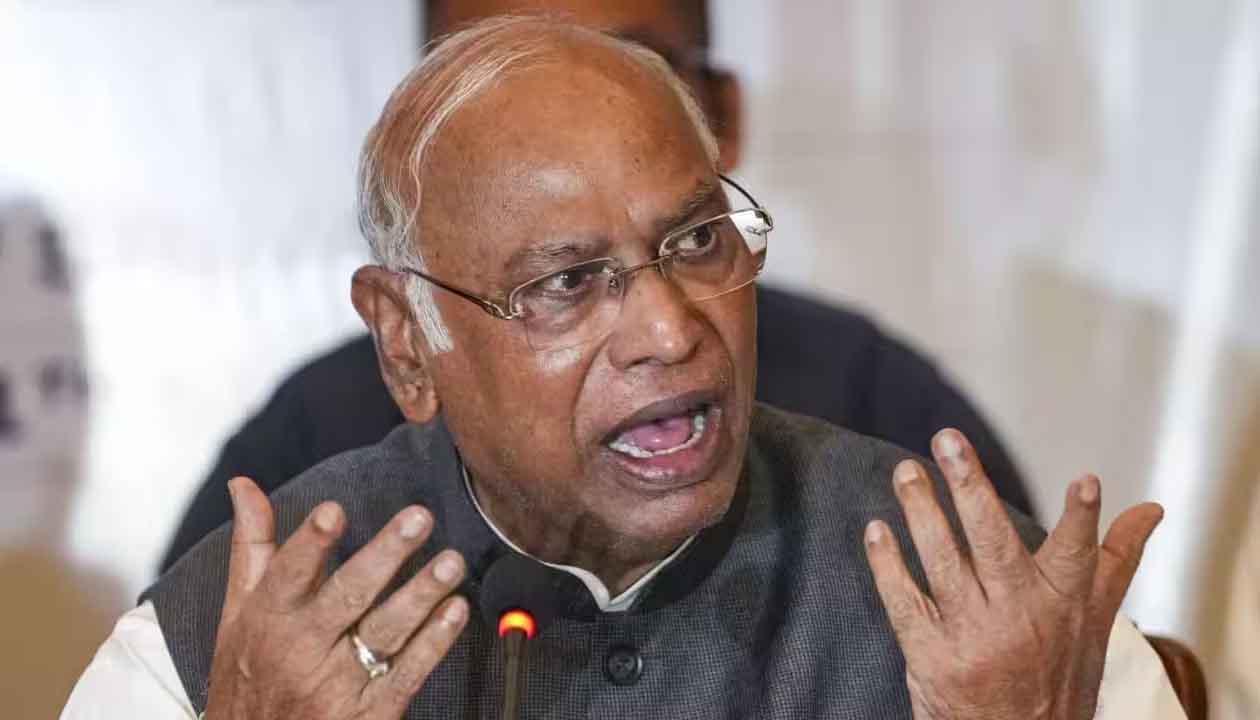 एमपी बना करप्शन का गढ़! मल्लिकार्जुन खरगे का भाजपा पर करारा वार; 1200 करोड़ के एथनॉल घोटाले का किया सनसनीखेज पर्दाफाश