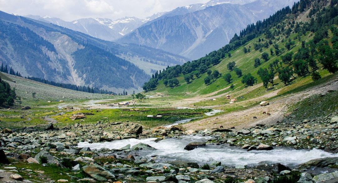कश्मीर की नई लहर: घाटी में 14 नए पर्यटन स्थलों का आगाज़, भीड़ से दूर अब इन वादियों में मिलेगी शांति