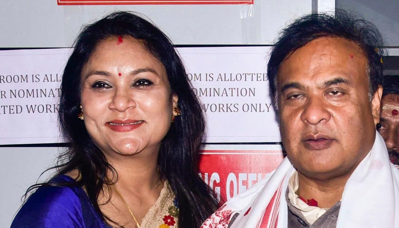 असम चुनाव 2026: 'फेक पासपोर्ट' विवाद में फंसी कांग्रेस, रिनिकी भुयान सरमा का तीखा पलटवार - "फोटोशॉप की गंदी राजनीति"