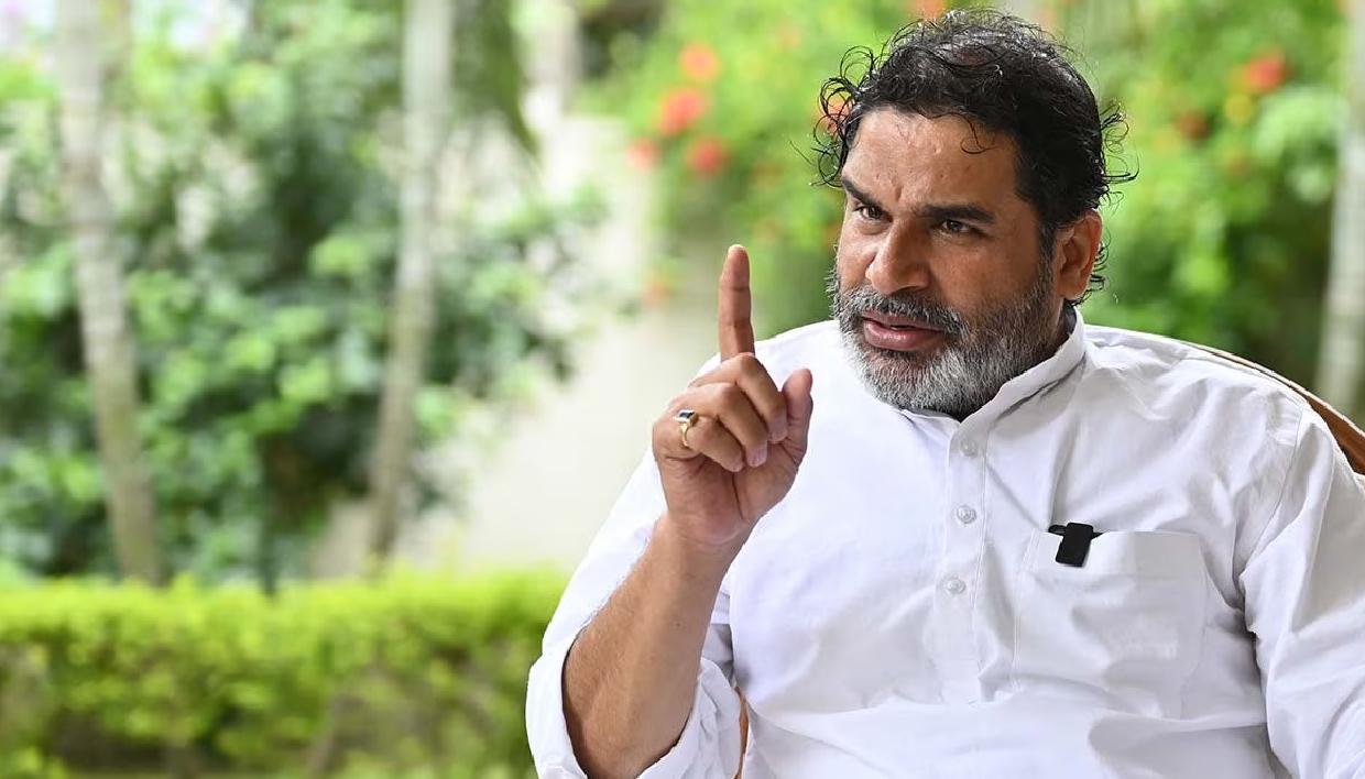 प्रशांत किशोर का पटना SSP पर तीखा हमला, लगाया चुनाव प्रभावित करने का आरोप,-'संविधान के मुताबिक करें ड्यूटी, डरा नहीं सकते'"