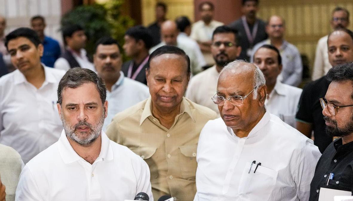 हरियाणा कांग्रेस का बड़ा फैसला: क्रॉस वोटिंग करने वाले 5 विधायकों की छुट्टी तय, वोट रद्द होने वाले 4 को मिली 'क्लीन चिट'